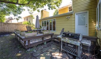 3 Carleton Ct, Amherst, NY 14221