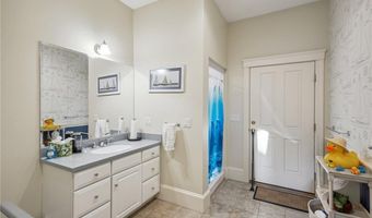 127 Cliff Dr, Narragansett, RI 02882