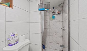 25 Livingston Ave, Avenel, NJ 07001