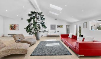 3843 Hayvenhurst Ave, Encino, CA 91436