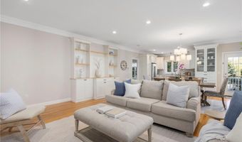 161 Seawynds Dr, North Kingstown, RI 02852