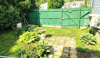 15 E St, Bangor, ME 04401