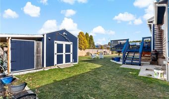 70 Pettee Ave, North Kingstown, RI 02852