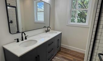 216 15th St, Apalachicola, FL 32320