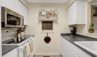 2101 N ROLFE St C, Arlington, VA 22209