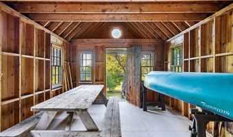 411 Bennett Rd, Barnard, VT 05031