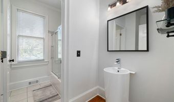 765 Falls Landing Ct, Alpharetta, GA 30022