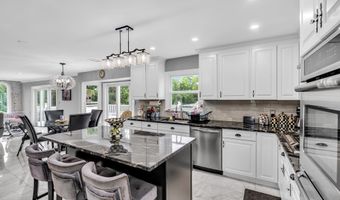 20 Regency Way, Manalapan, NJ 07726