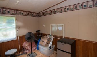 941 E Clayton Rd, Alderson, WV 24910