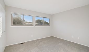 747 Peninsula Ct, Ann Arbor, MI 48105