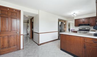 1102 Heritage Ln, Angola, IN 46703