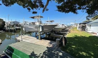 319 Old Causeway Rd, Atlantic Beach, NC 28512