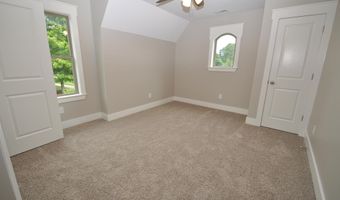 121 SCENIC LAKE Dr, Alabaster, AL 35114
