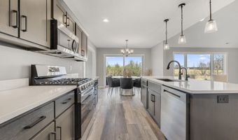 5165 Greyson Heights Dr, Auburn, IN 46706