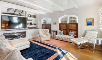 2 Harbor View Dr, Newport, RI 02840