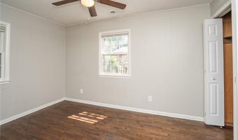 914 Jersey St, Baldwin City, KS 66006