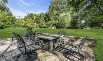 26 Crest Rd, Middletown, NJ 07748