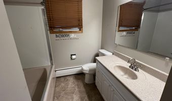 634 S Wells St, Aberdeen, SD 57401