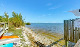 836 Hyacinth Cir, Barefoot Bay, FL 32976