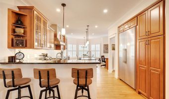 2807 1ST Rd N, Arlington, VA 22201