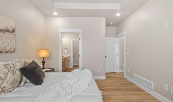 512 HORSESHOE Rd, Burns, WY 82053