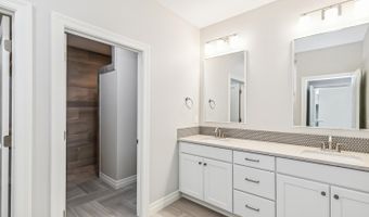 209 W Pepper Tree Rd, Andover, KS 67002