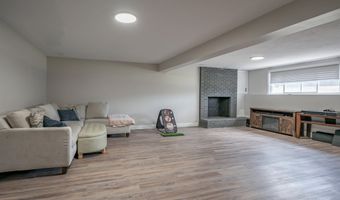 18 Dream Lake Dr, Amherst, NH 03031