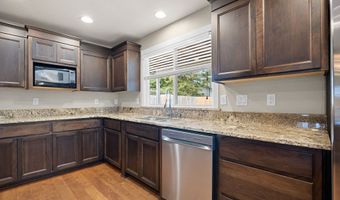 732 3RD St, Brookings, OR 97415