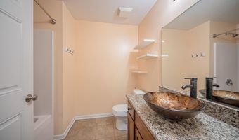 953 E Summerfield Glen Cir, Ann Arbor, MI 48103