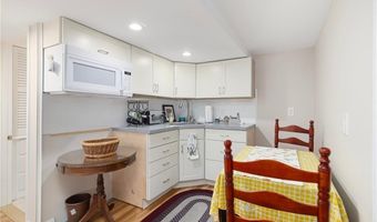 1 Adelaide Ave, Bristol, RI 02809