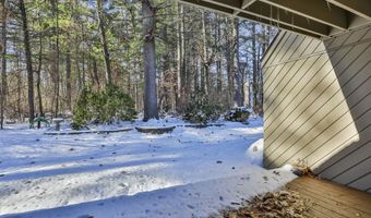 24 Suffolk Ct, Bedford, NH 03110