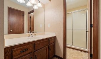 15629 Klamm St, Basehor, KS 66007