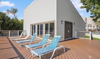 5300 HOLMES RUN Pkwy 1206, Alexandria, VA 22304
