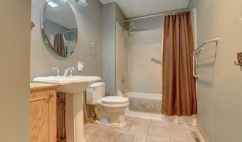 201 4th St, Armstrong, IA 50514