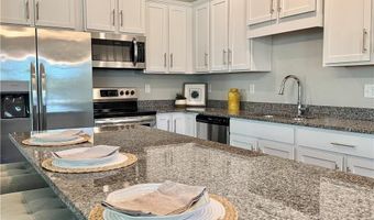 915 NE Heights Ln, Bentonville, AR 72712