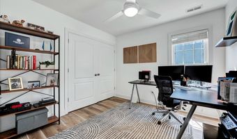 1009 Country Glen Ct, Apex, NC 27502