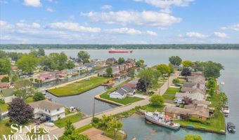 144 Channelsyde Dr, Algonac, MI 48001
