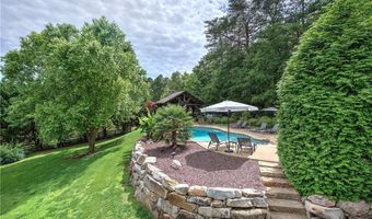 122 Shake Rag Cir NW, Adairsville, GA 30103