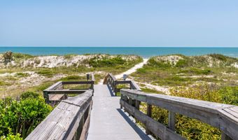 2279 SEMINOLE Rd 11, Atlantic Beach, FL 32233
