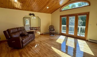 170 Sunrise Ave, Barton, VT 05822