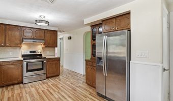 79 Spencer St, Agawam, MA 01001