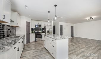611 Fernwood Dr, Albemarle, NC 28001