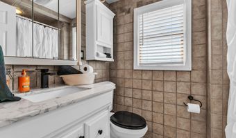 215 Pine Dr, Bayville, NJ 08721