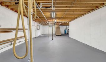 212 Vickery Rd, Auburn, ME 04210