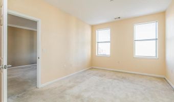 23 PIERSIDE Dr 229, Baltimore, MD 21230