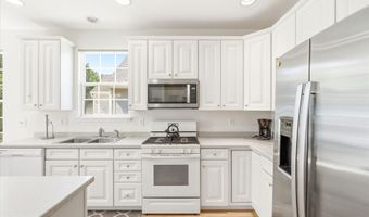 106 LAKELAND Dr, Barnegat, NJ 08005
