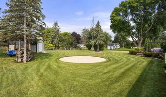 2601 S GREENVIEW St, Appleton, WI 54915
