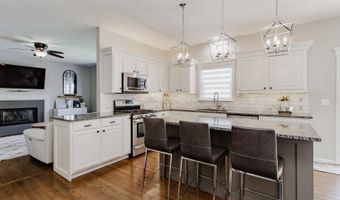3 BLACKWOLF Ct, Algonquin, IL 60102