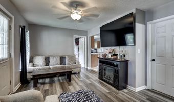 421 W 6th St, Baxter Springs, KS 66713