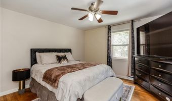 7 Oakcrest Dr, North Providence, RI 02904